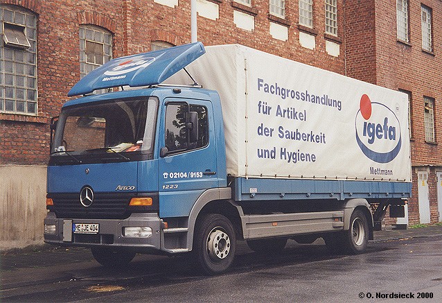 http://www.olafs-fotoseite.de/00100325-Mercedes-Atego-1223-Pritschen-Lkw-Igefa-blau.jpg