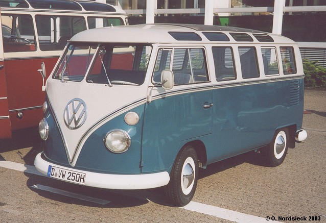 Luxuri sestes Modell der ersten VWBusBaureihe war der SambaBus mit